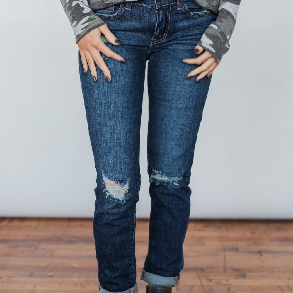 Sneak Peek Distressed Bofriend Fit Jeans Size 7